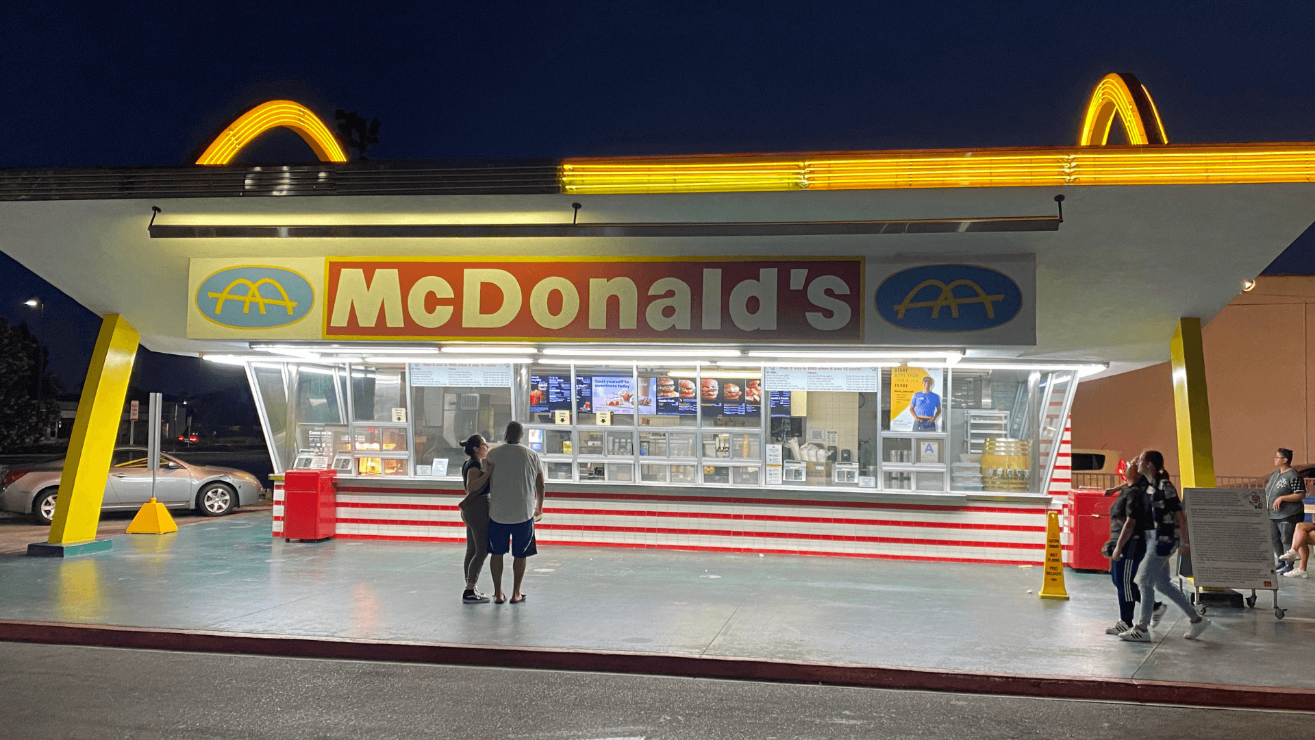 De vuelta a los viejos tiempos visitando el McDonalds mas antiguo del mundo