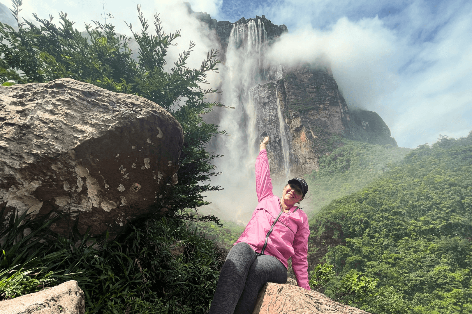 Viajamos por la selva hasta la caida de agua mas grande del mund el Salto Angel uai