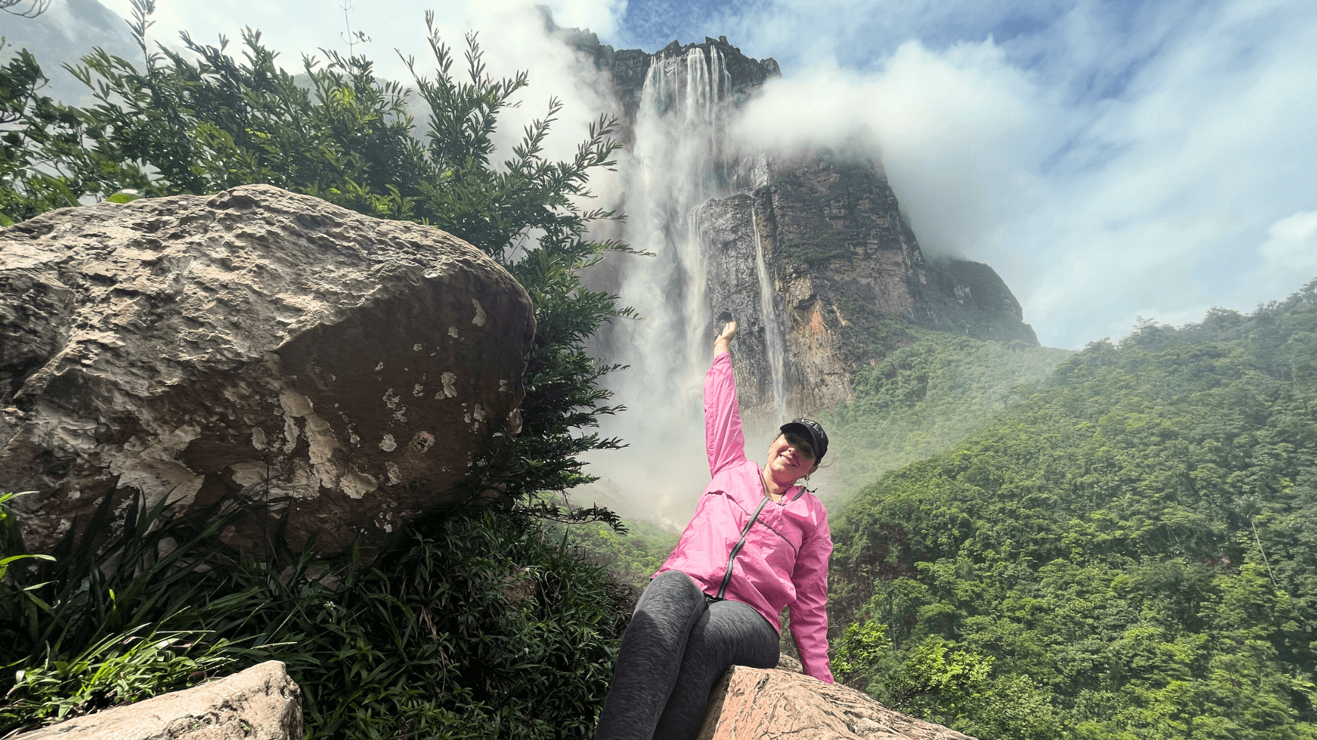 Viajamos por la selva hasta la caida de agua mas grande del mund el Salto Angel